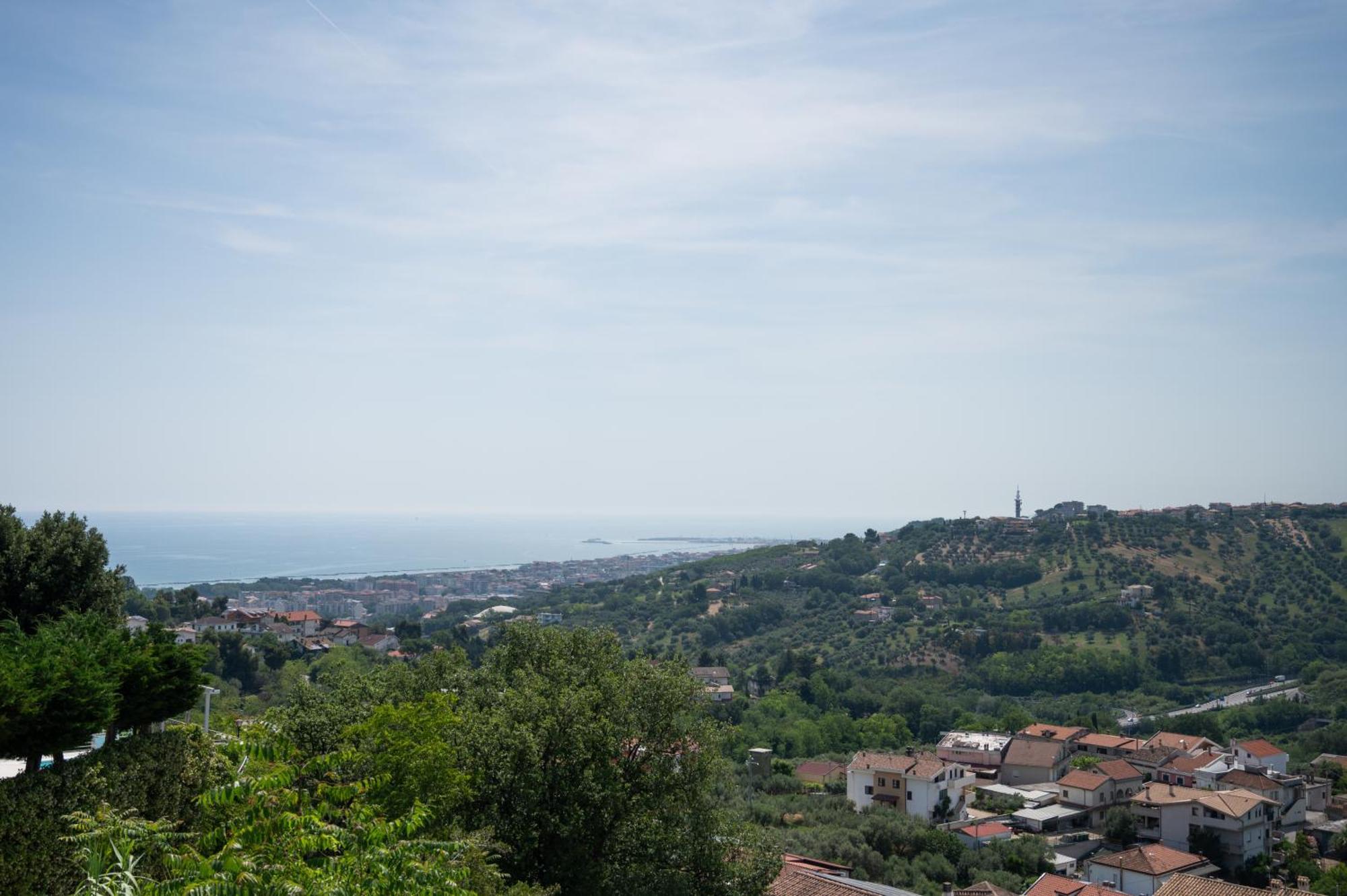 Casa Vista Mare E Colline A Montesilvano Colle Eksteriør bilde